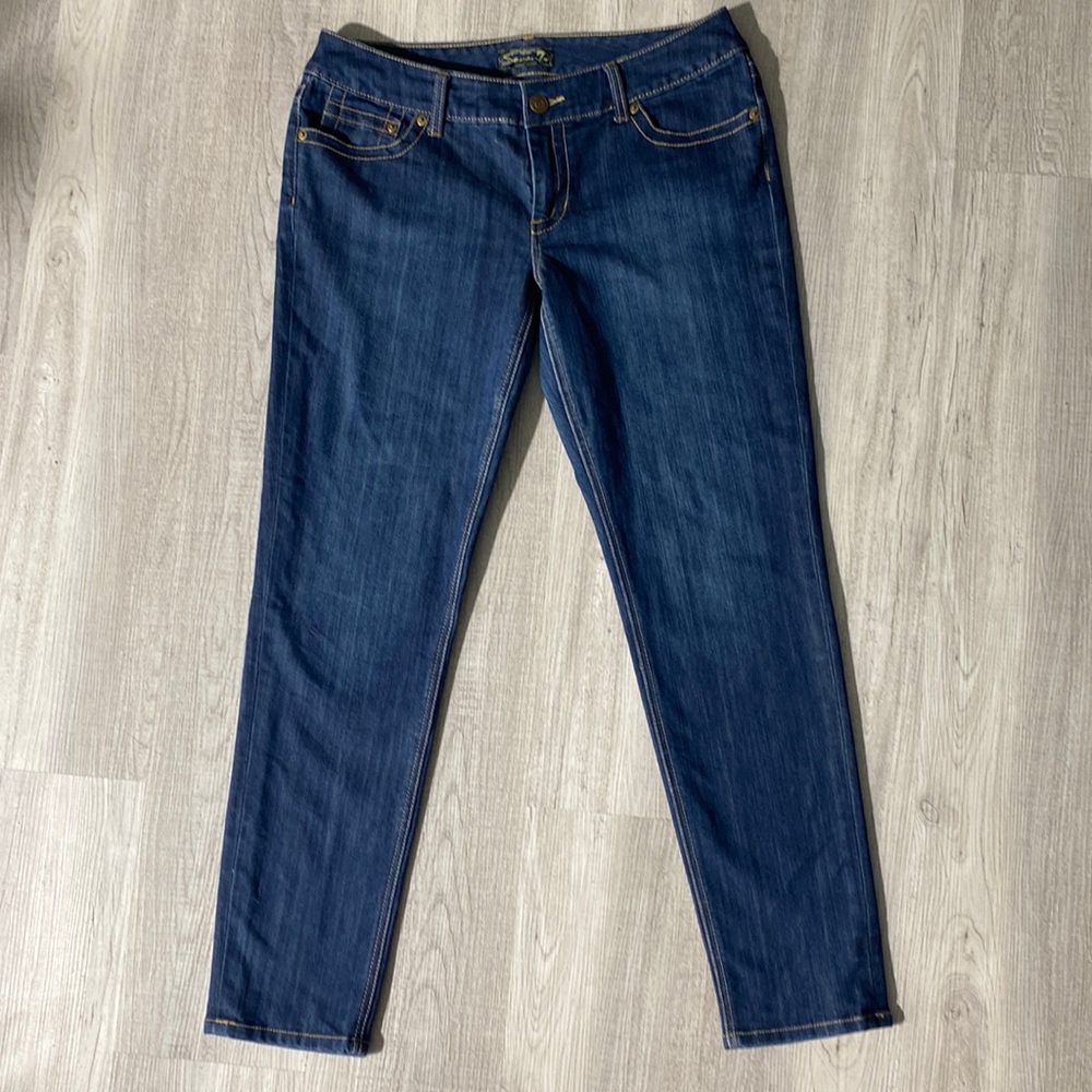 Seven7 stretchy, skinny leg jeans, size 32 (waist), 31” inseam